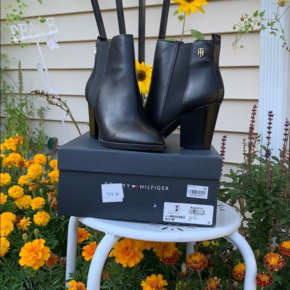 Tommy Hilfiger Shoes - 👍🏻TOMMY HILFIGER 👢booties 🆕w/tags